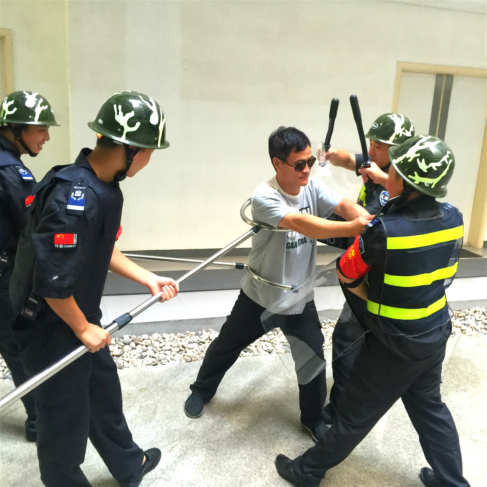 反恐防暴走進科技園，南都物業(yè)實戰(zhàn)“暴徒”